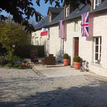 Chambre De Rose - Le Refuge Des Parachutistes - En Bordure Du Marais Neuville-au-Plain Luaran gambar